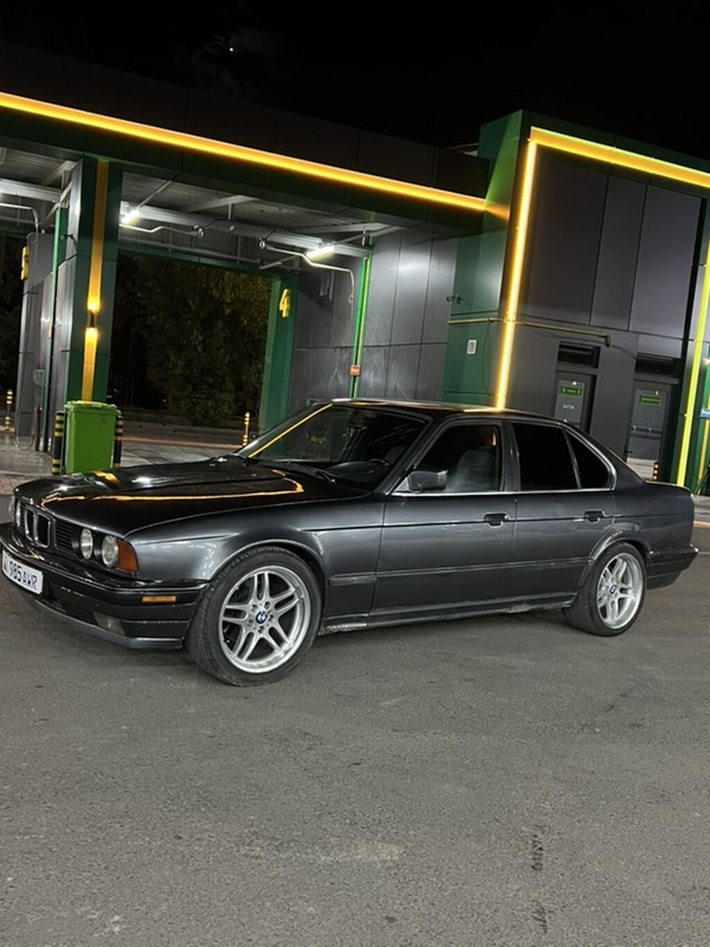 BMW 5 series: 1989 г., 3 л, Механика, Бензин, Седан — фото 2
