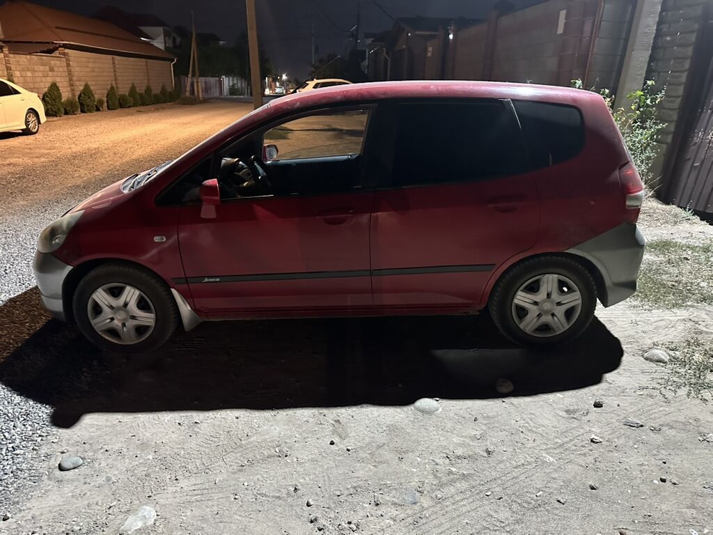 Honda Jazz: 2005 г., 1.3 л, Механика, Бензин, Хэтчбэк: фото 3