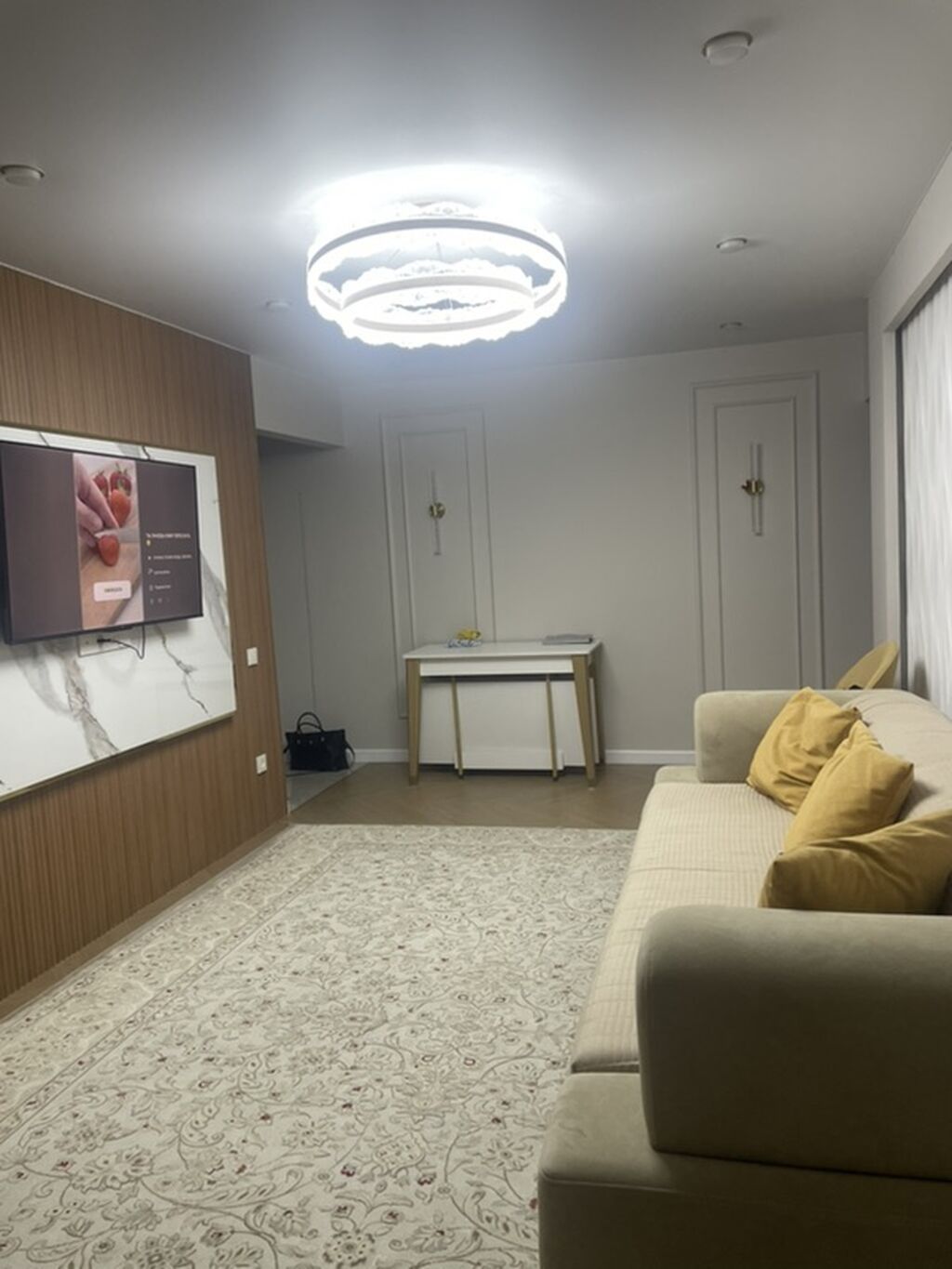 3 комнаты, 62 м², 104 серия, 5 этаж, Дизайнерский ремонт — фото 1
