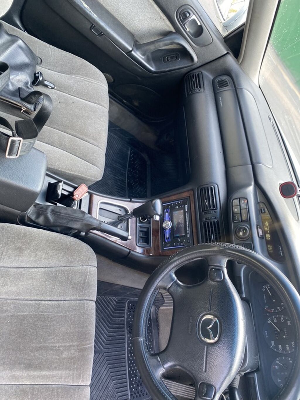 Mazda Millenia: 1998 г., 2 л, Автомат, Бензин, Седан: фото 7
