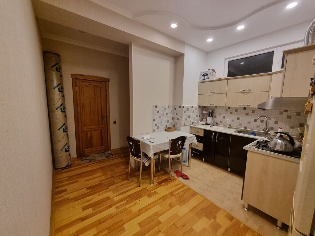 Kirayə verilir! Bakı şəhəri, 9-cu mikrorayon, Mir Cəlal 63A ünvanında