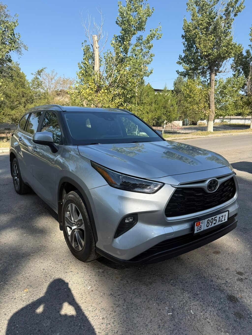Toyota Highlander 2023, 2.4 л, автомат, 7 мест: фото 2