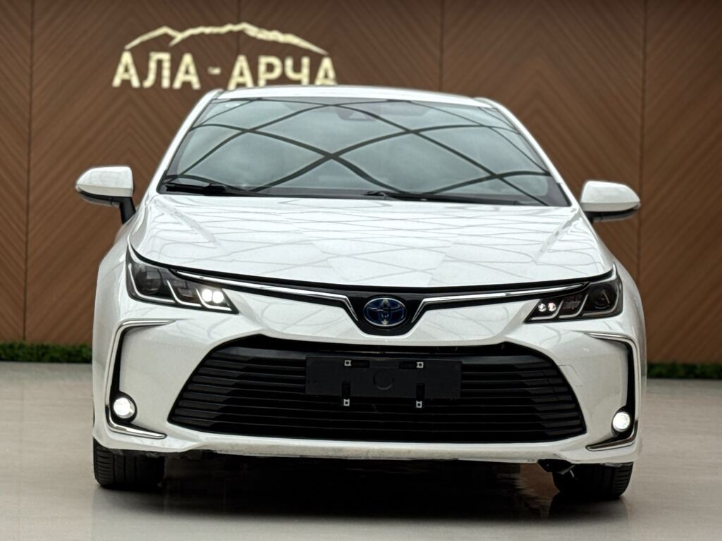 Toyota Corolla: 2022 г., 1.8 л, Автомат, Гибрид, Седан: фото 5