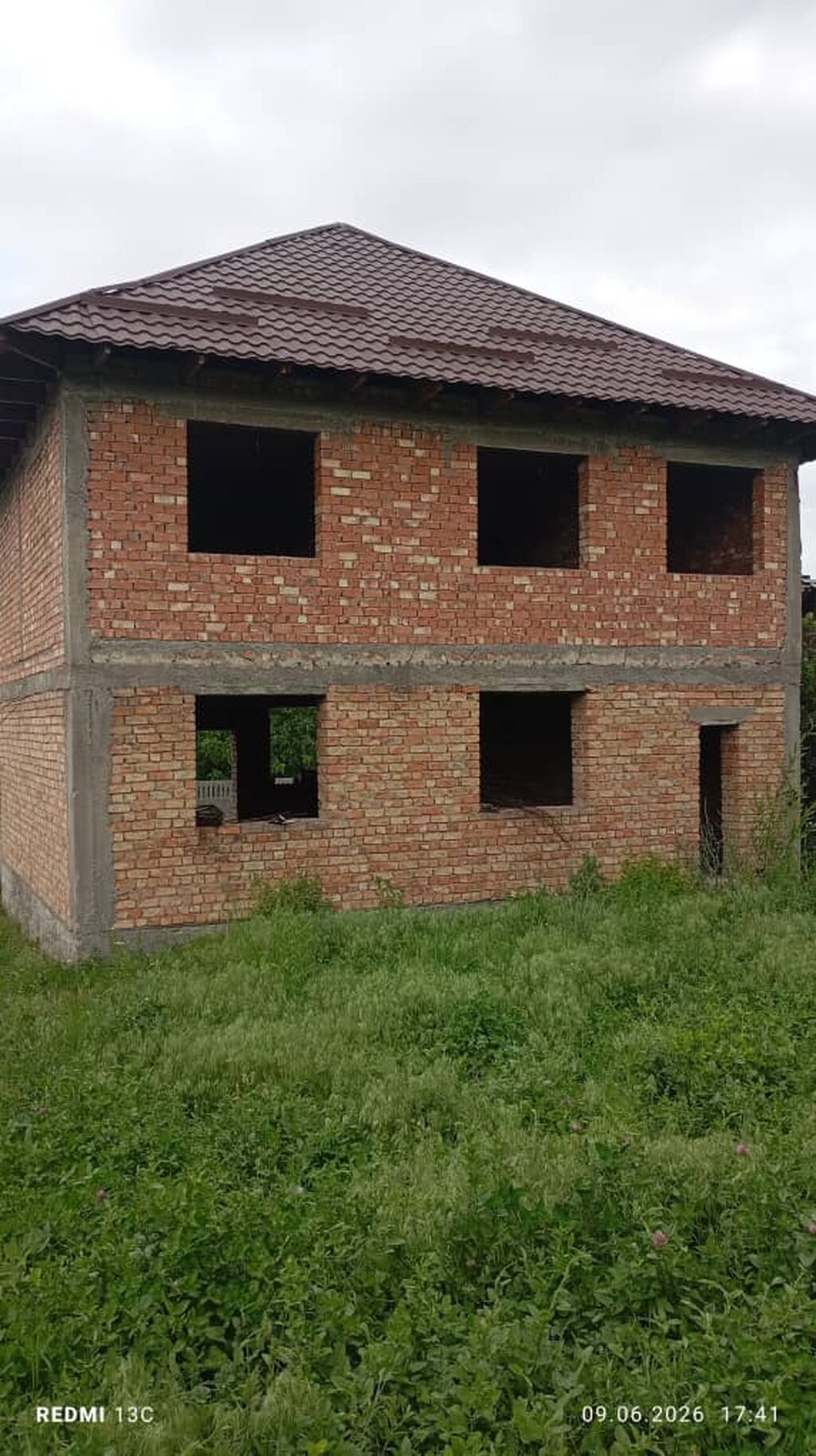 Продаётся недостроенный двухэтажный кирпичный дом с участком: фото 2