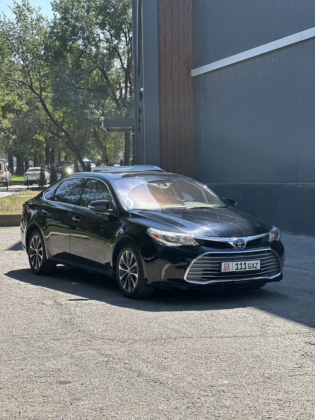 Toyota Avalon: 2018 г., 2.5 л, Вариатор, Гибрид, Седан: фото 2
