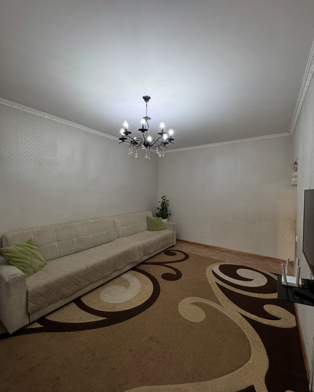 3 комнаты, 63 м², Аламедин-1 мкр 105 серия, 1 этаж, Евроремонт: фото 2