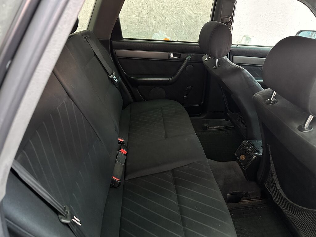 Audi A6: 1996 г., 2.6 л, Механика, Бензин, Универсал: фото 4