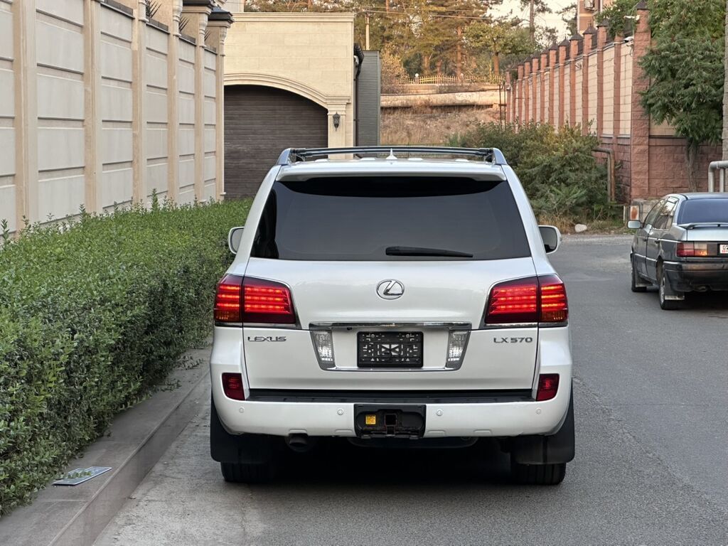 Lexus LX: 2009 г., 5.7 л, Автомат, Бензин, Внедорожник: фото 6