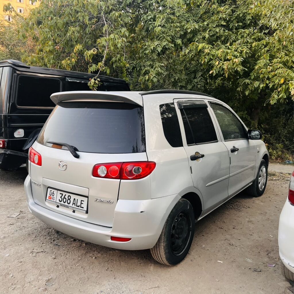 Mazda Demio: 2004 г., 1.6 л, Механика, Бензин, Хэтчбэк: фото 2