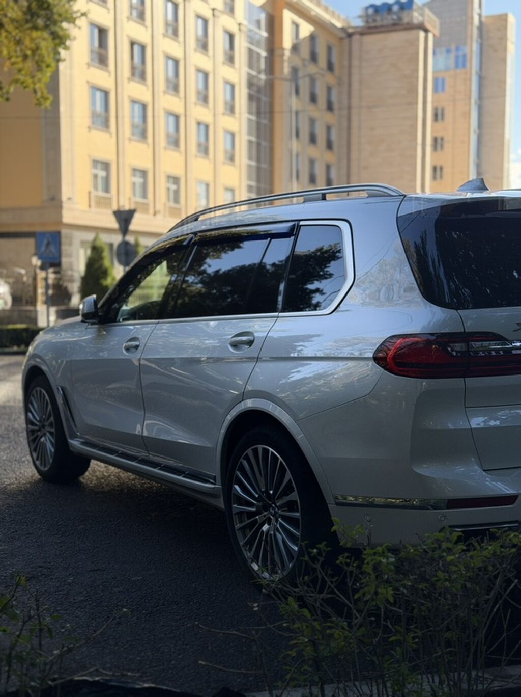 BMW X7: 2021 г., 3 л, Автомат, Бензин, Внедорожник: фото 4