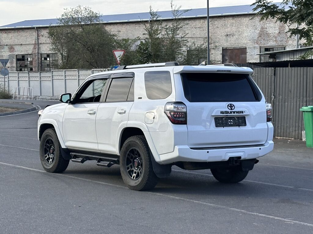 Toyota 4Runner: 2019 г., 4 л, Автомат, Бензин, Внедорожник: фото 6