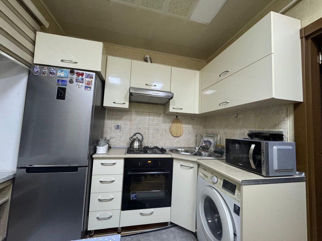 Bakı, Bakıxanov qəs., 4 otaqlı, Köhnə tikili, 90 kv. m