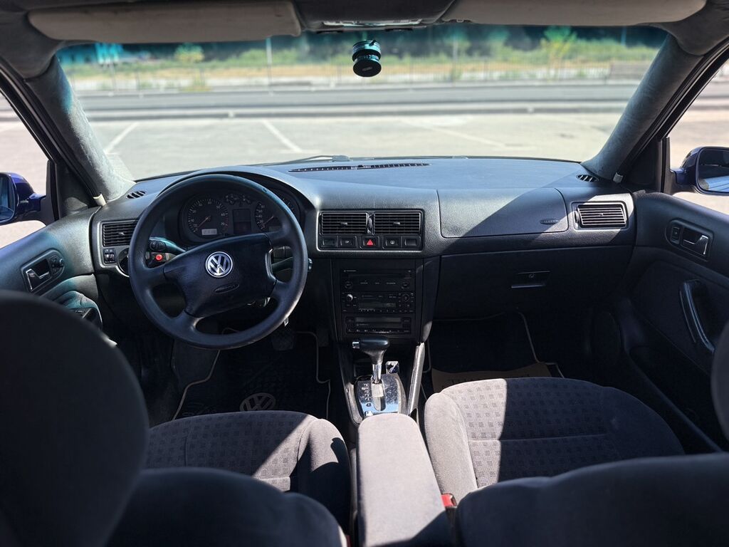 Volkswagen Golf: 2004 г., 1.6 л, Автомат, Бензин, Хэтчбэк: фото 5