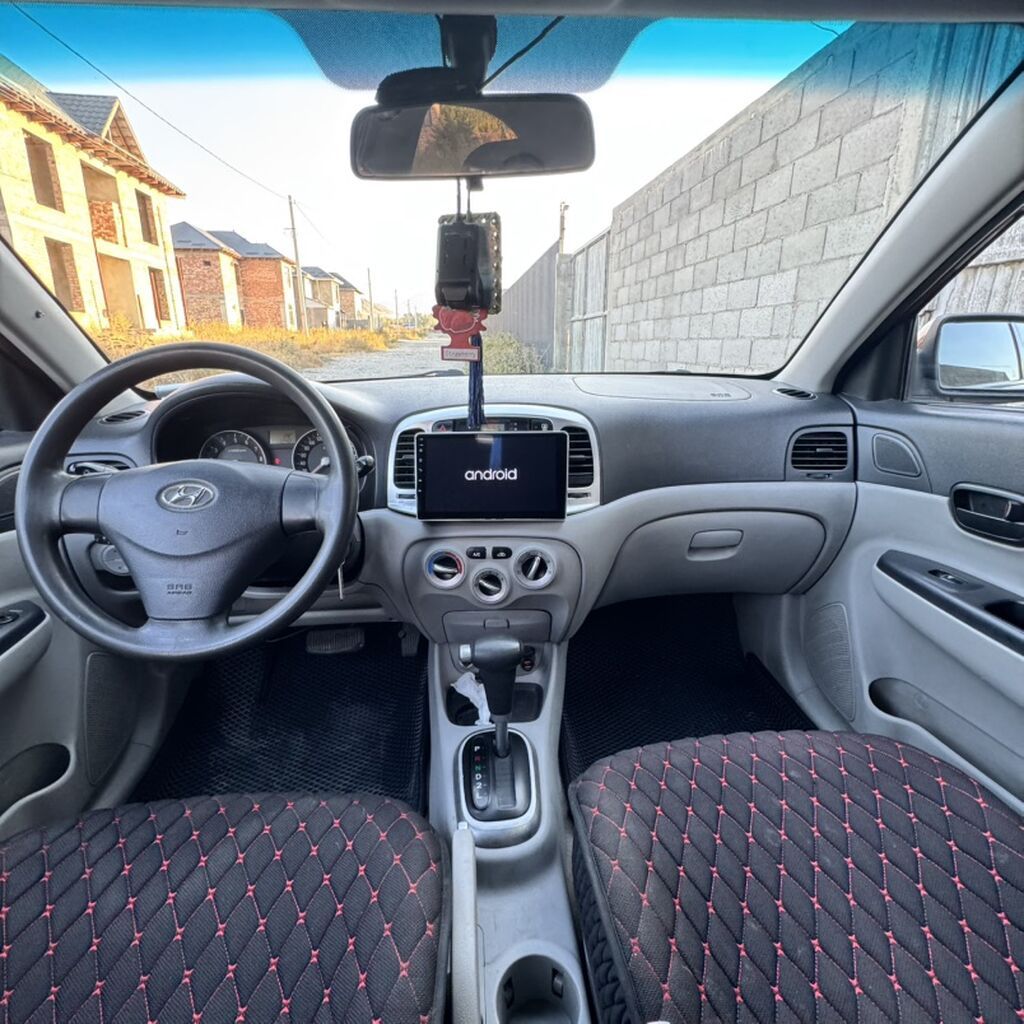Hyundai Accent: 2007 г., 1.6 л, Автомат, Бензин, Седан: фото 7