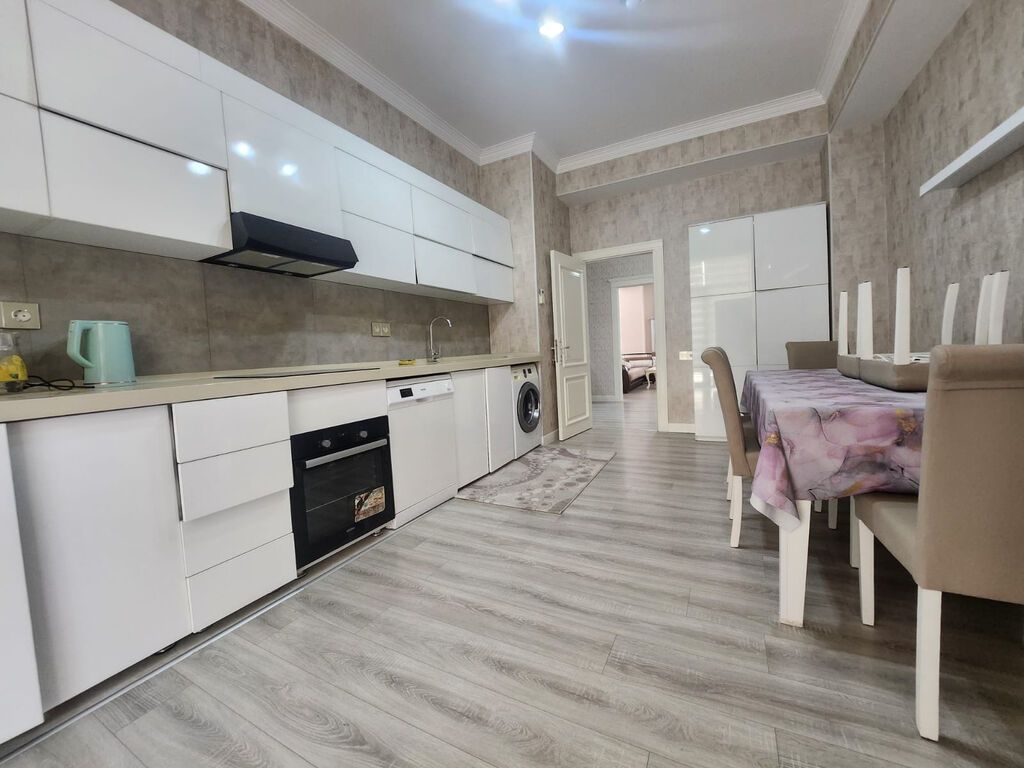 Ağ şəhərdə 5 otaqlı mənzil kirayə verilir, 200 m², 2 500 AZN/ay, şəkil 3 / 12