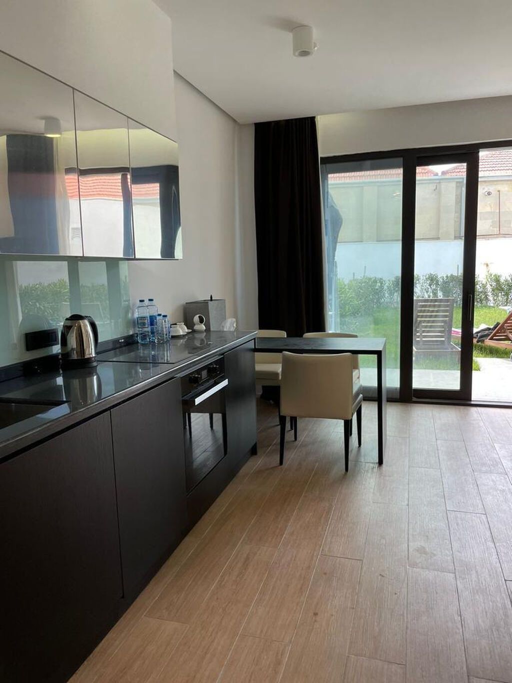 1 otaqlı, 57 kv. m, Yeni təmirli