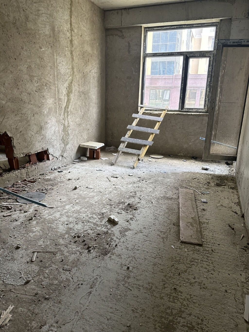 4 otaqlı, Yeni tikili, 131 kv. m