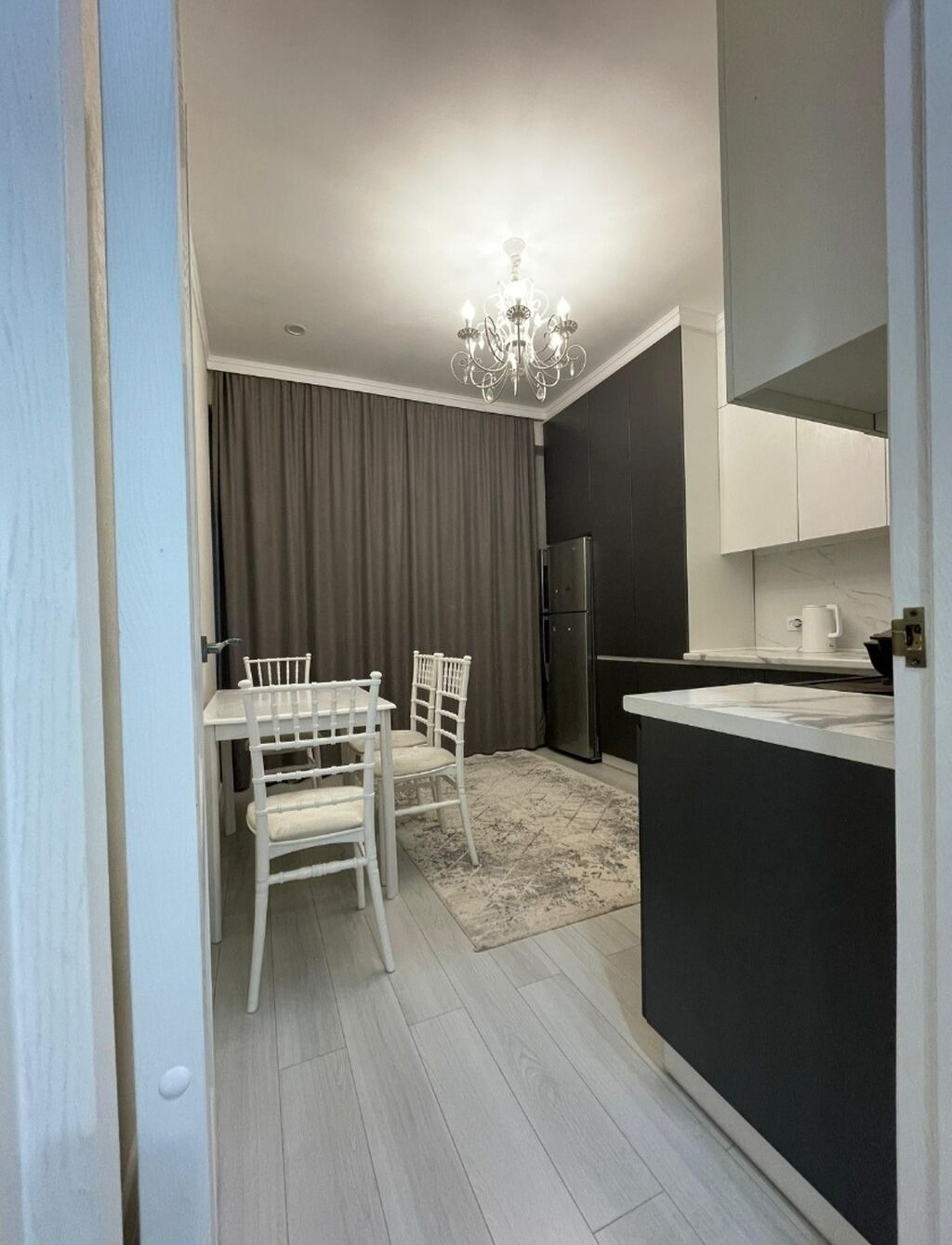 2 комнаты, 64 м², 12 мкр Элитка, 8 этаж, Дизайнерский ремонт: фото 1