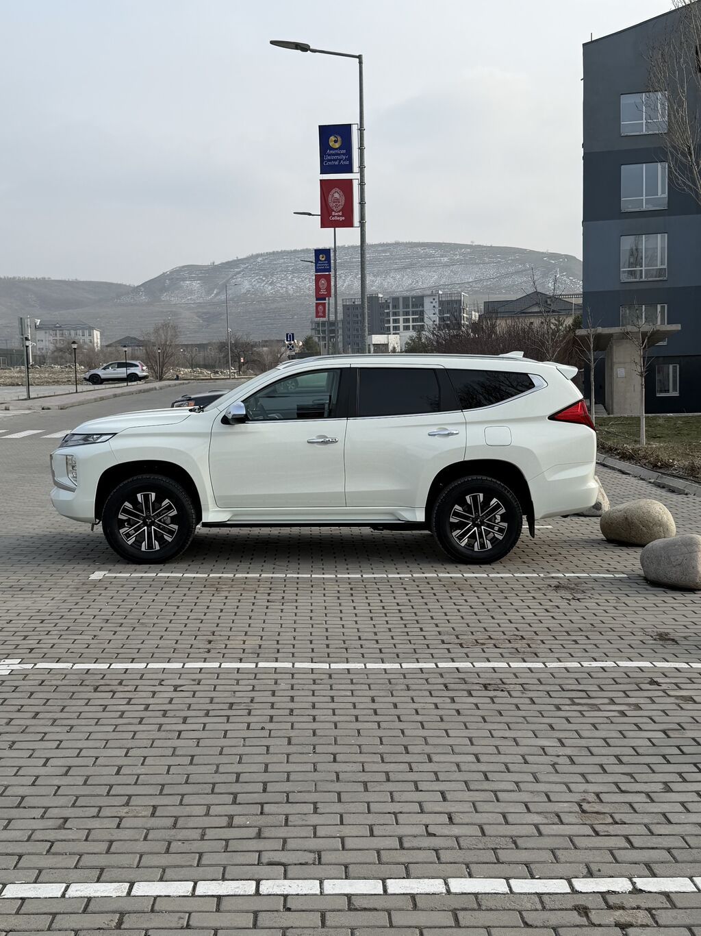 Mitsubishi Montero Sport: 2023 г., 3 л, Автомат, Бензин, Внедорожник: фото 2