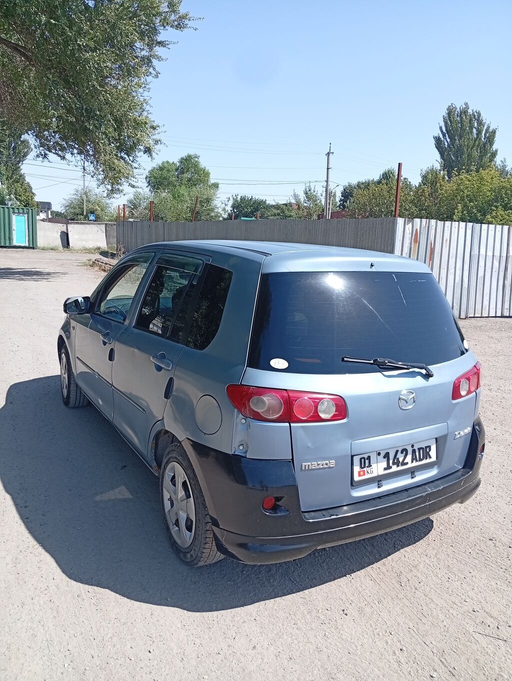 Mazda Demio: 2004 г., 1.3 л, Автомат, Хэтчбэк: фото 3