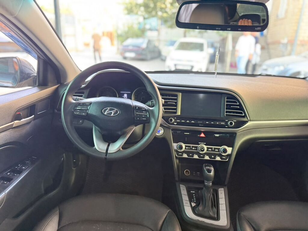 Hyundai Avante: 2018 г., 1.6 л, Автомат, Бензин, Седан: фото 5