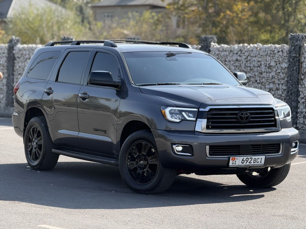 Toyota Sequoia: 2021 г., 5.7 л, Автомат, Бензин, Внедорожник: фото 2