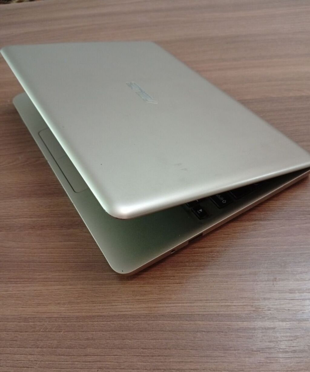 Продам компактный небольшой ноутбук Asus VivoBook. Состояние: фото 2