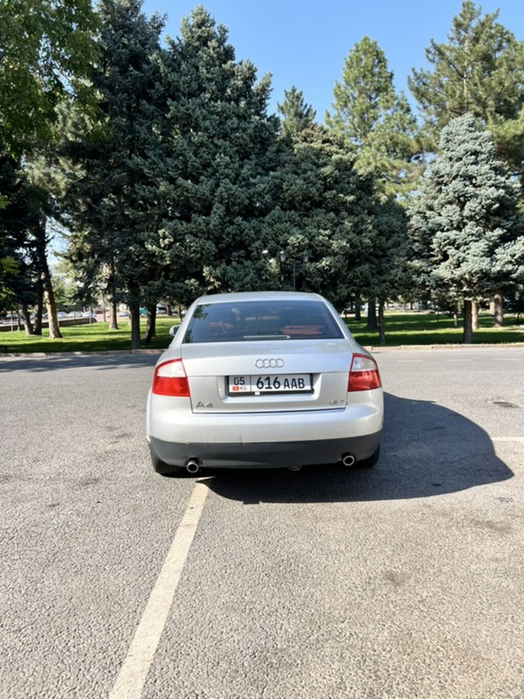 Audi A4: 2002 г., 1.8 л, Механика, Бензин, Седан: фото 5