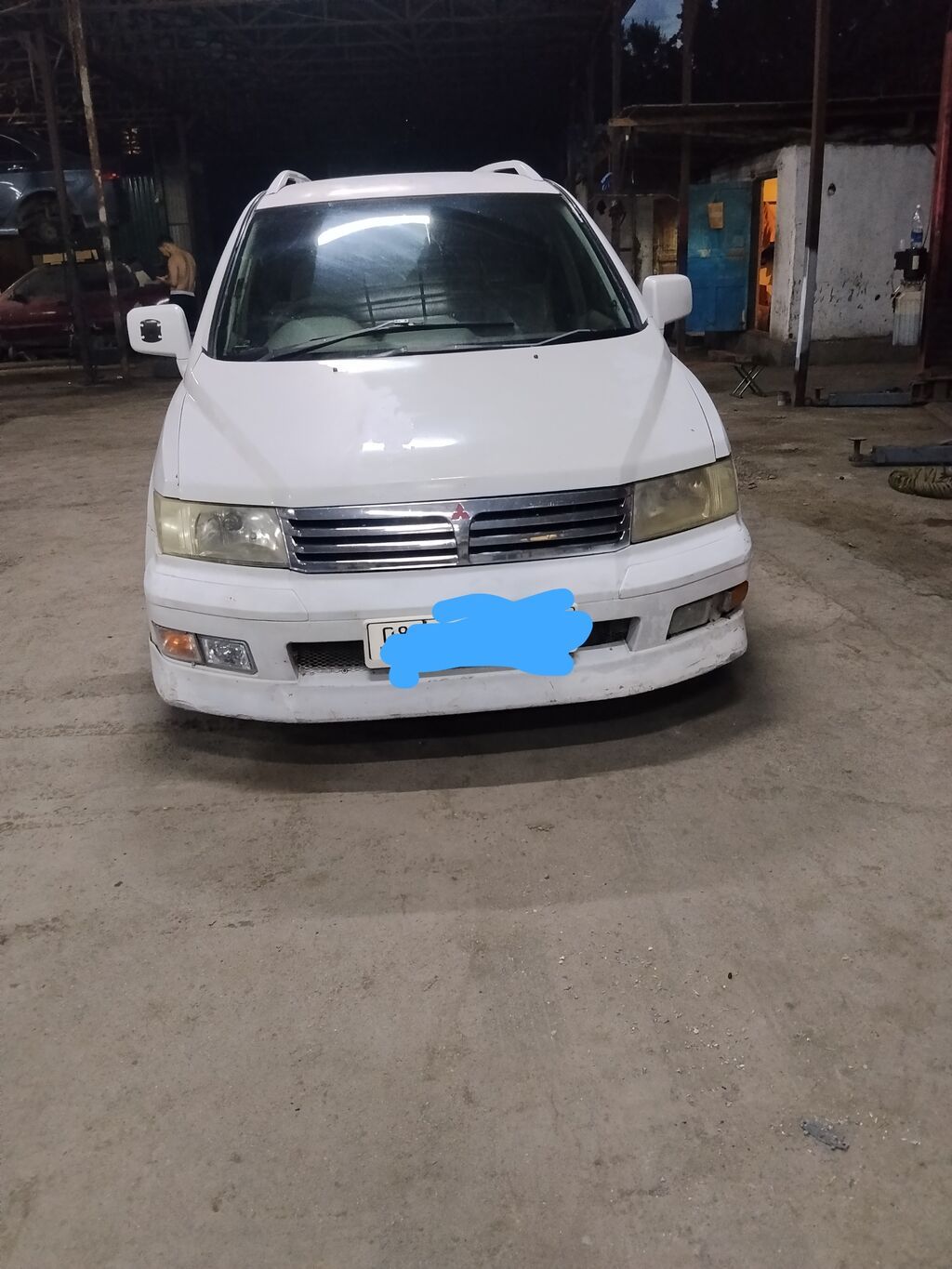 Mitsubishi Chariot: 1998 г., 2.4 л, Автомат, Бензин, Минивэн: фото 2