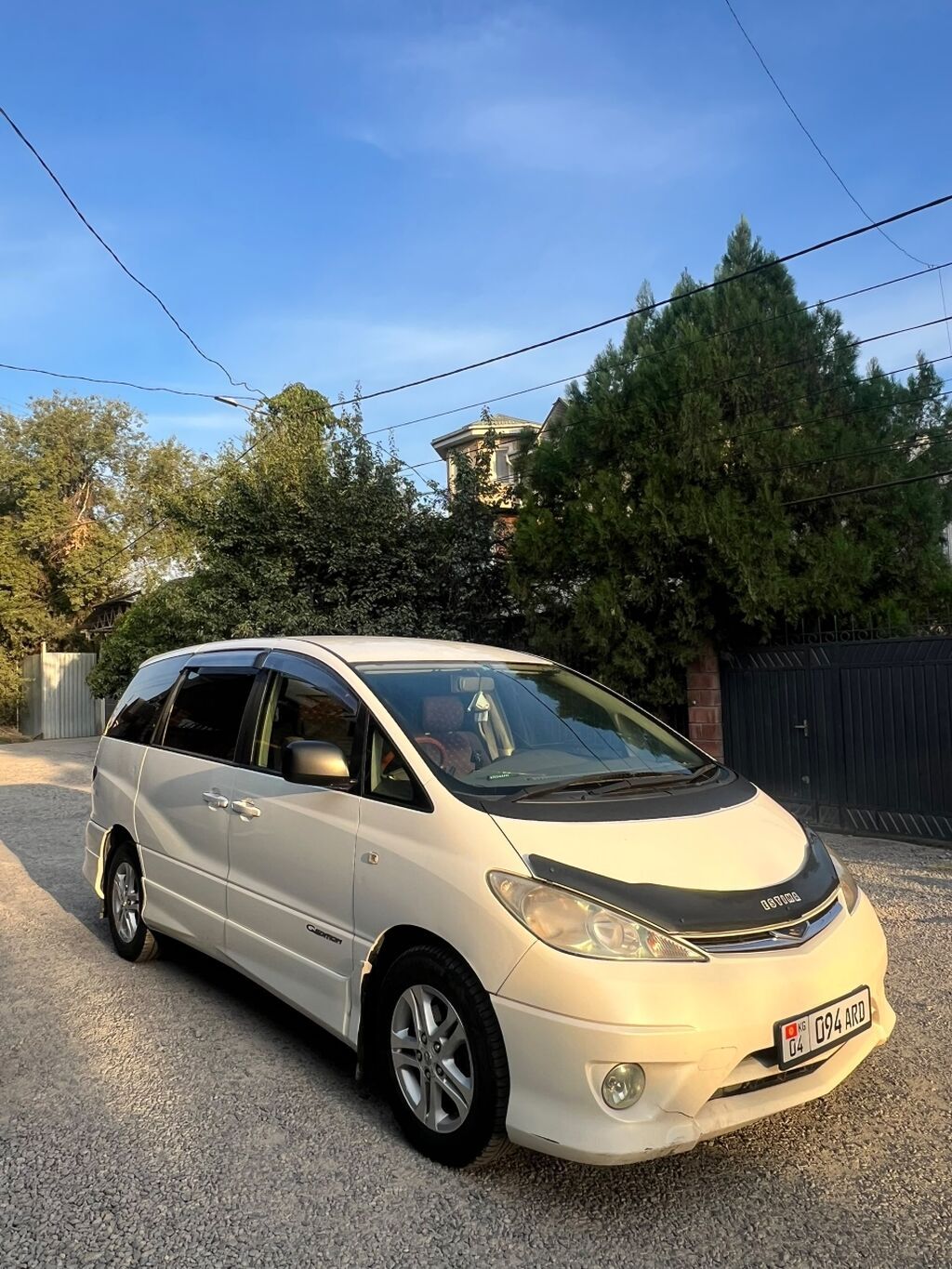 Toyota Estima: 2004 г., 2.4 л, Автомат, Газ, Минивэн: фото 4
