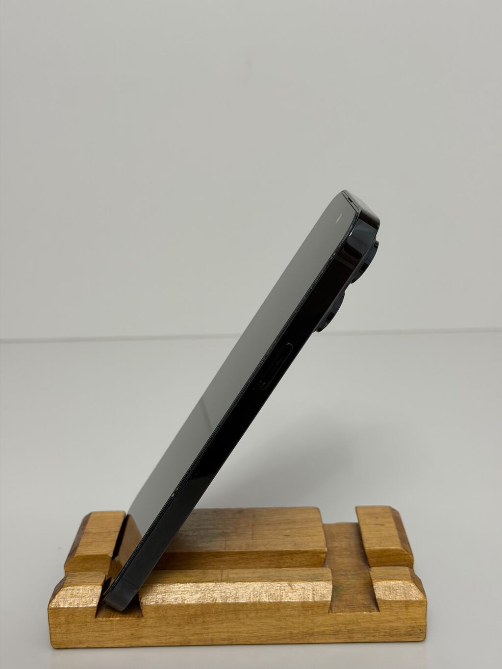 IPhone 14 Pro Max, Б/у, 128 ГБ, Графит, Защитное стекло, Чехол, Коробка — фото 3