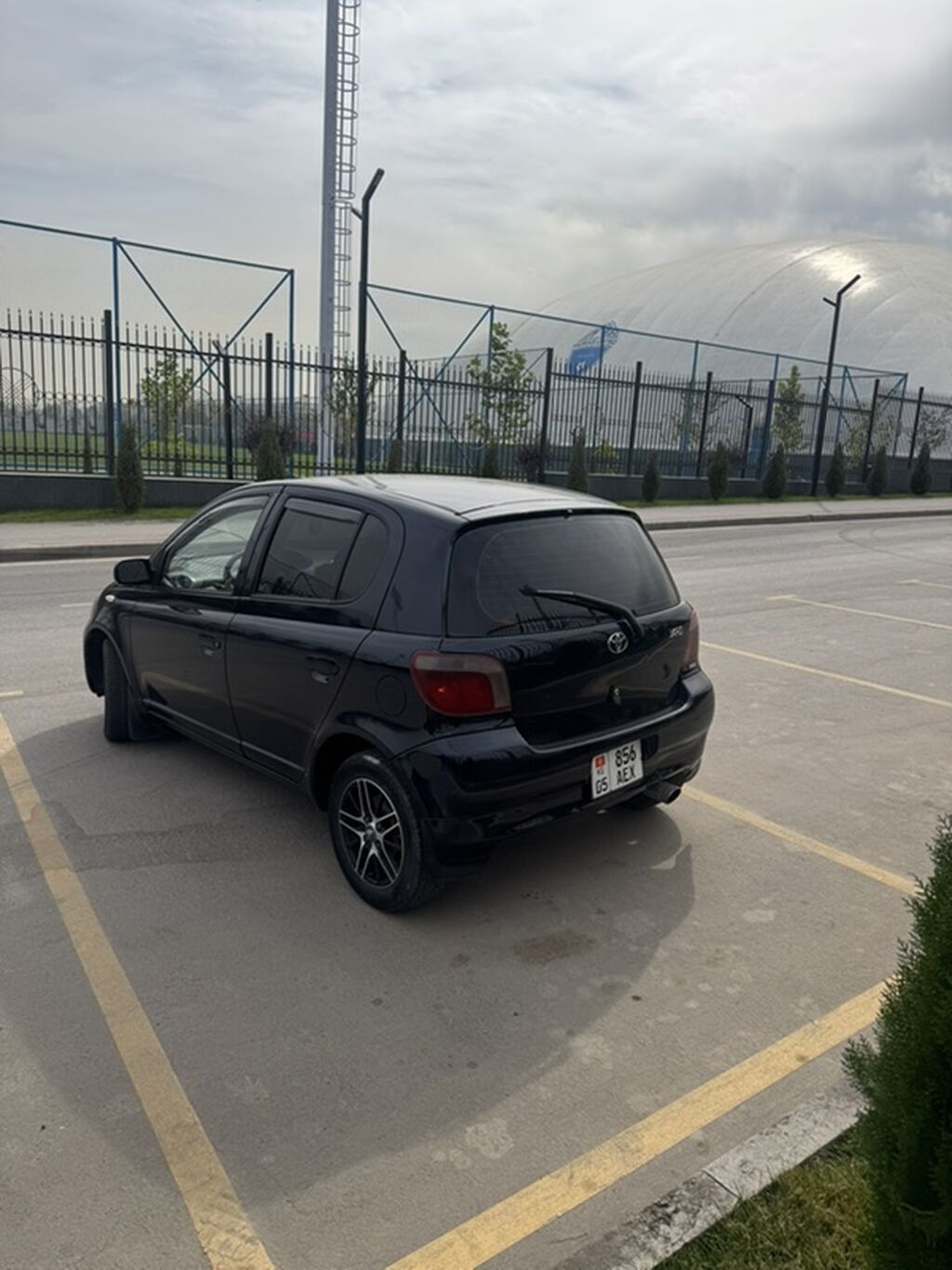 Toyota Yaris: 2002 г., 1 л, Механика, Бензин, Хэтчбэк: фото 5