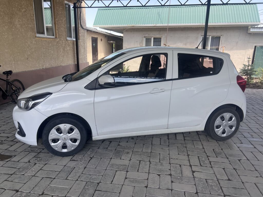 Chevrolet Spark: 2017 г., Бензин, Хэтчбэк: фото 2