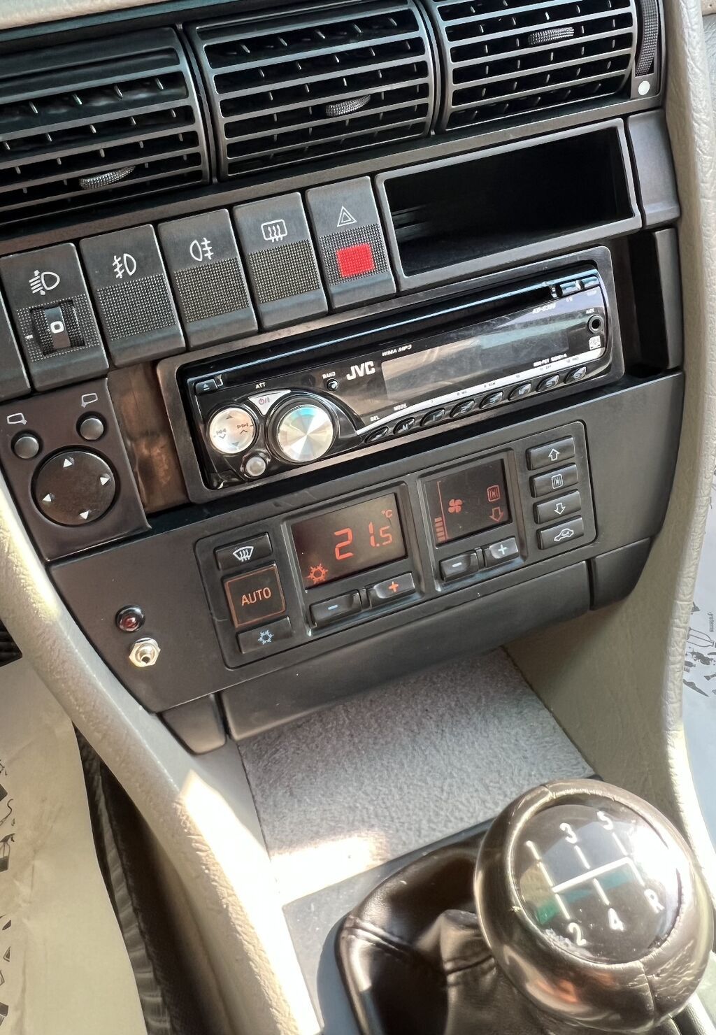 Audi A6: 1995 г., 2.6 л, Механика, Бензин, Седан: фото 8