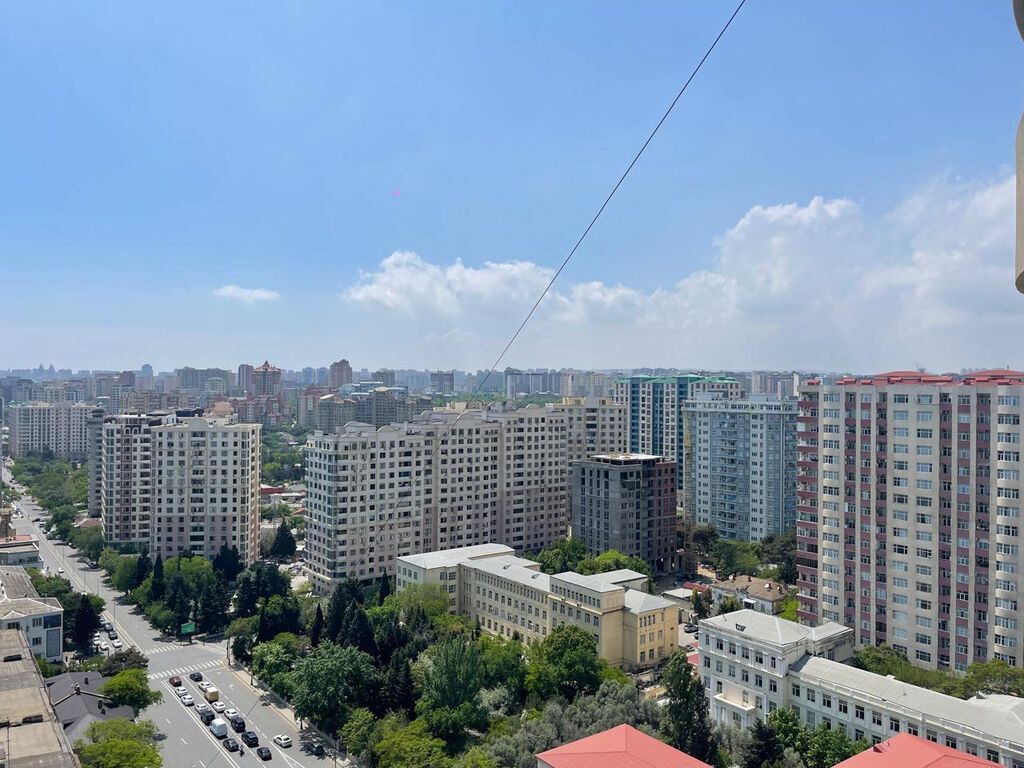 3 otaqlı, Yeni tikili, 200 kv. m
