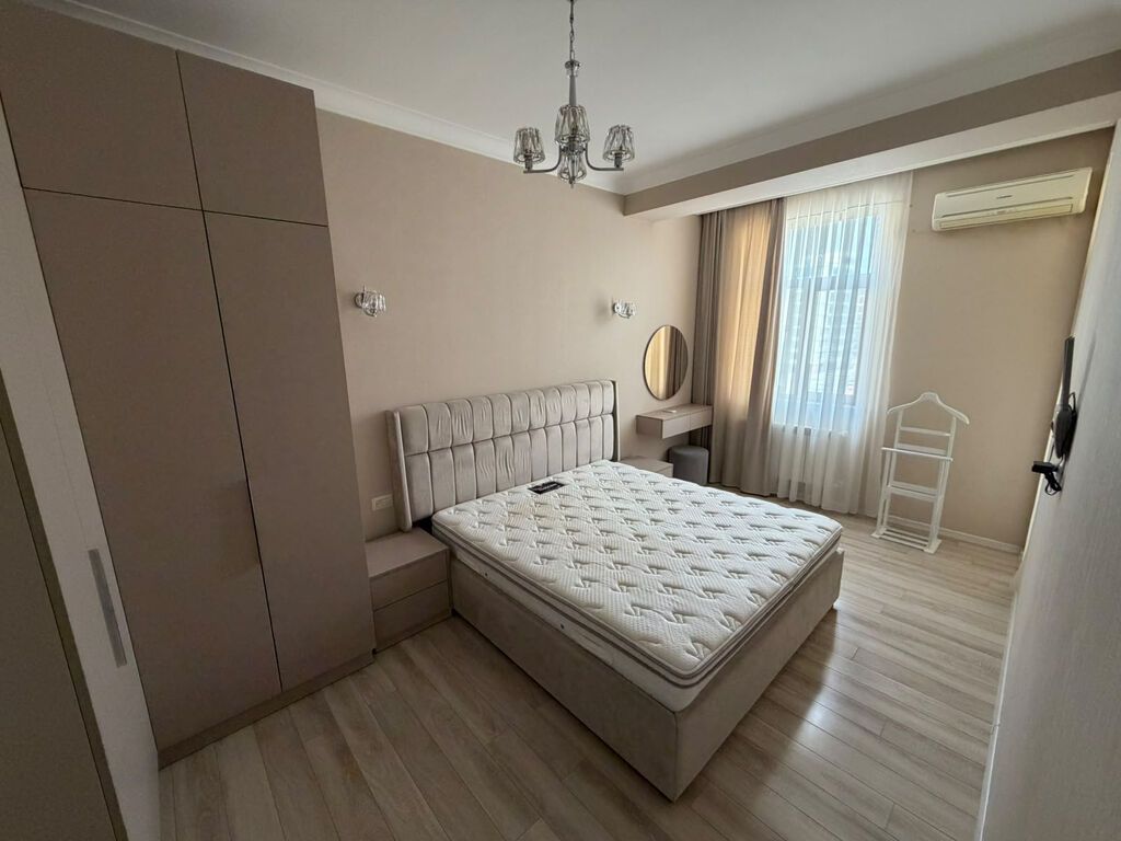 Ağ Şəhərdə, Xətai metrosuna yaxın 3 otaqlı kirayə mənzil • Ünvan