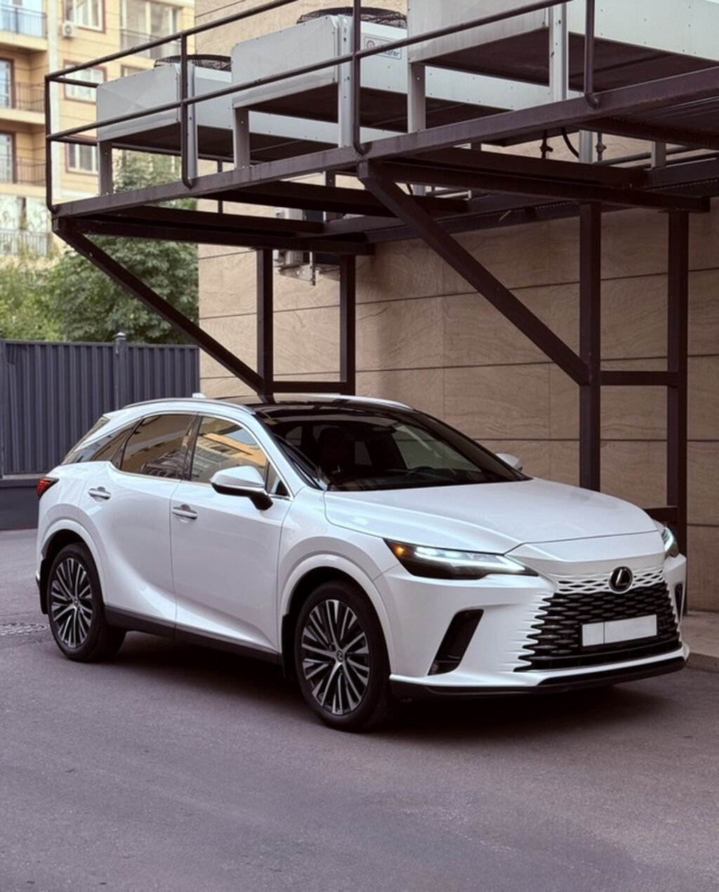 Lexus RX: 2024 г., 2.5 л, Автомат, Гибрид, Кроссовер: фото 2