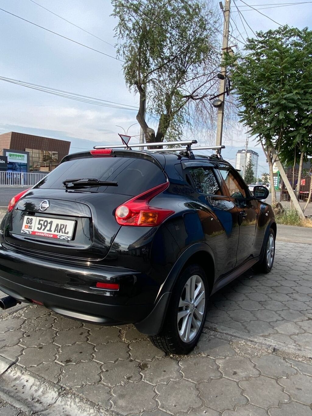 Nissan Juke: 2012 г., 1.6 л, Автомат, Бензин, Кроссовер: фото 2