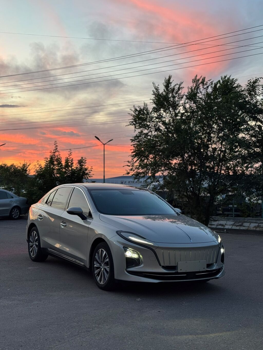 Roewe : 2022 г., 5.5 л, Автомат, Электромобиль, Седан: фото 7