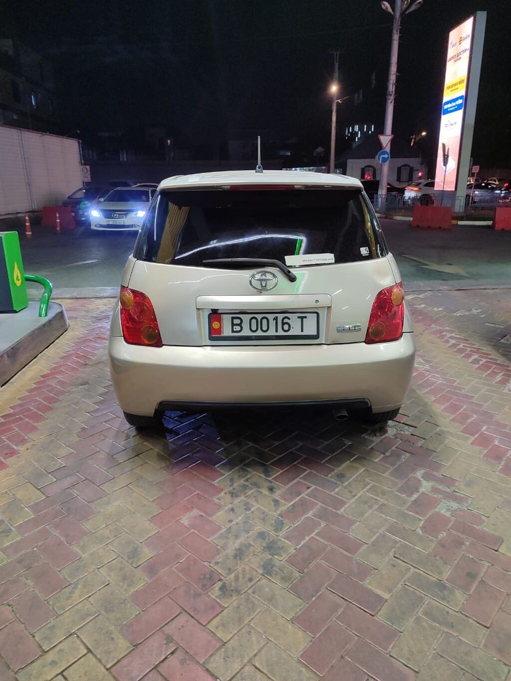 Toyota Ist: 2003 г., 1.5 л, Автомат, Бензин: фото 6