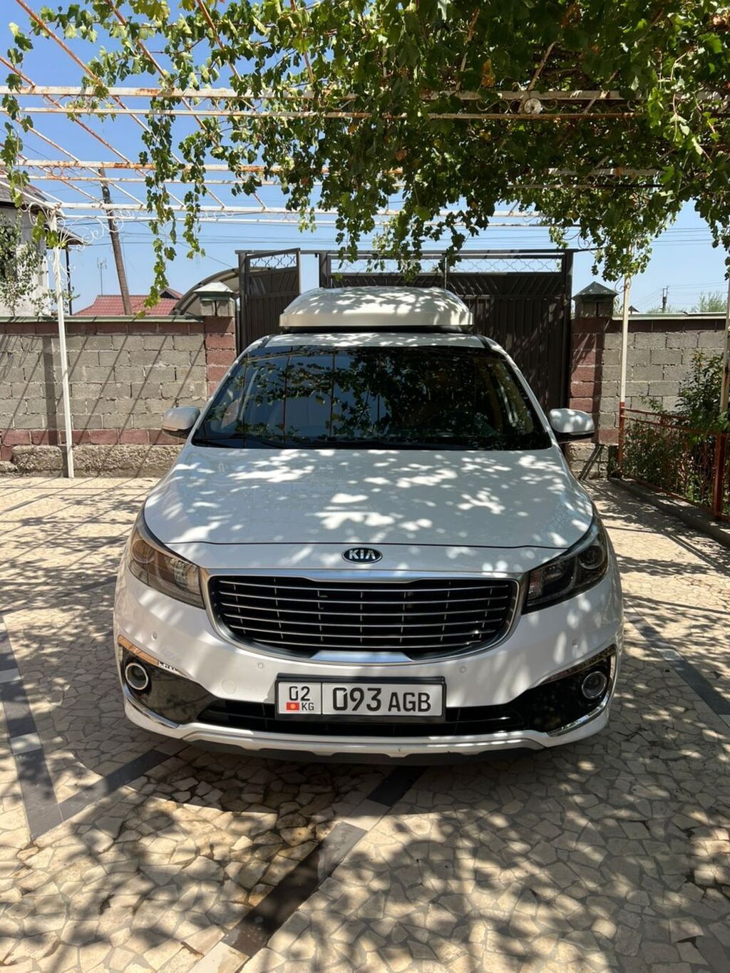 Kia Carnival: 2017 г., 2.2 л, Автомат, Дизель, Минивэн: фото 5