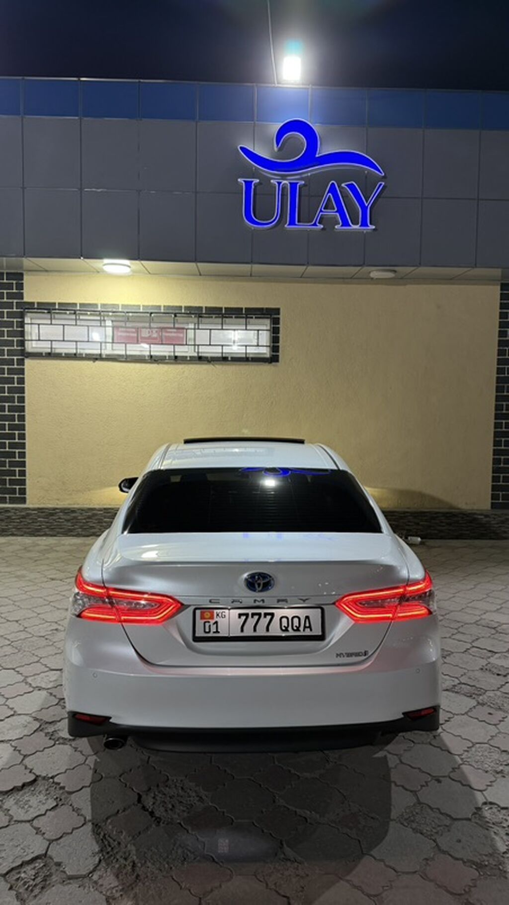 Toyota Camry: 2019 г., 2.5 л, Вариатор, Гибрид, Седан: фото 2