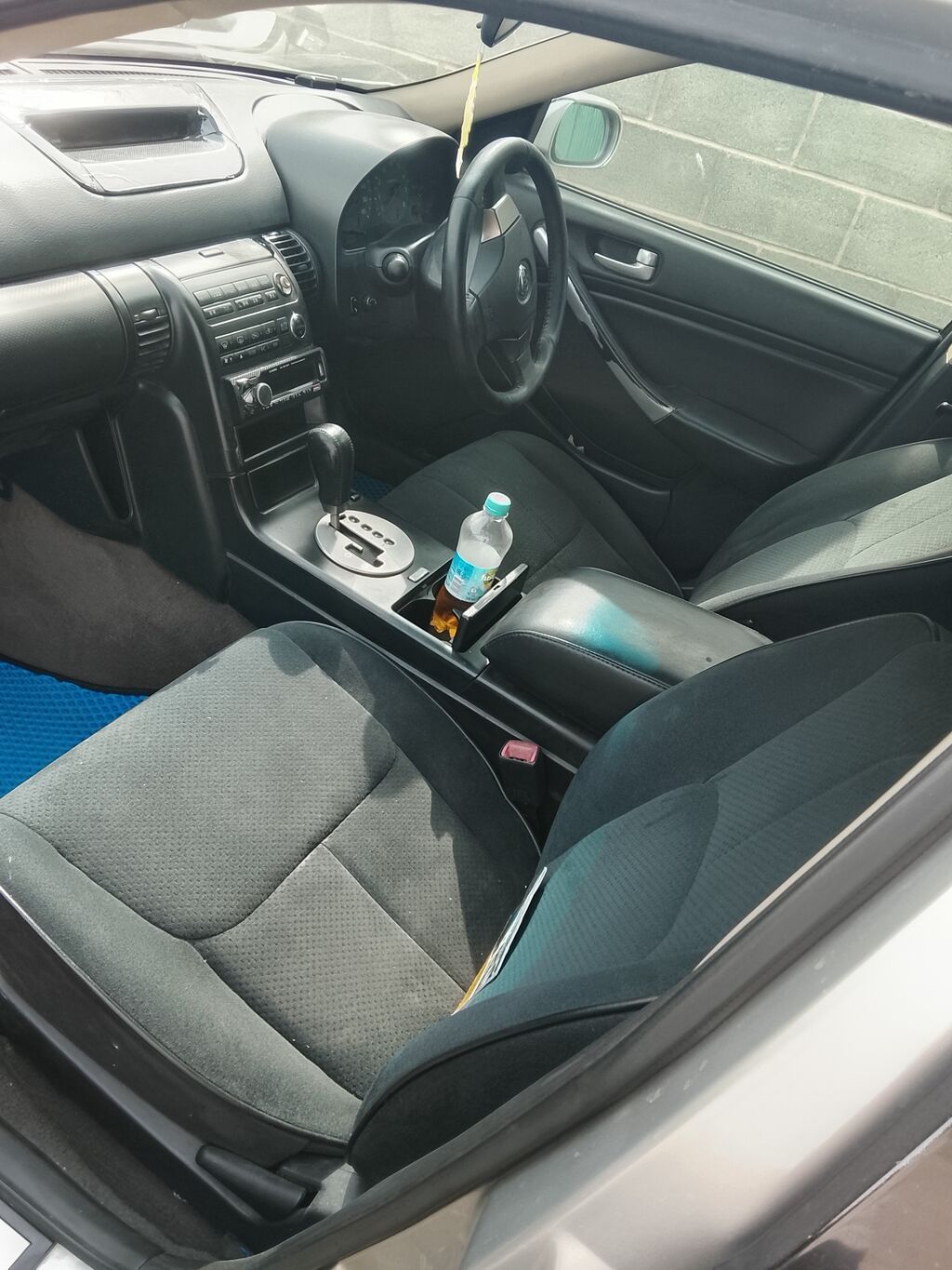 Продаётся автомобиль с правым рулём и автоматической коробкой передач