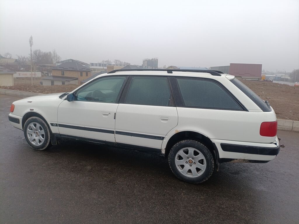 Audi 100: 1993 г., 2 л, Механика, Бензин, Универсал: фото 2