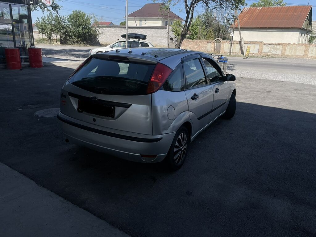 Ford Focus: 2003 г., 1.6 л, Механика, Газ, Хэтчбэк: фото 8