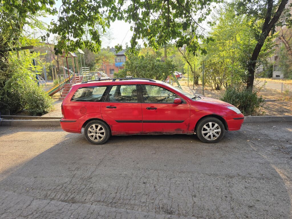 Ford Focus: 2004 г., 1.6 л, Механика, Бензин, Универсал: фото 4