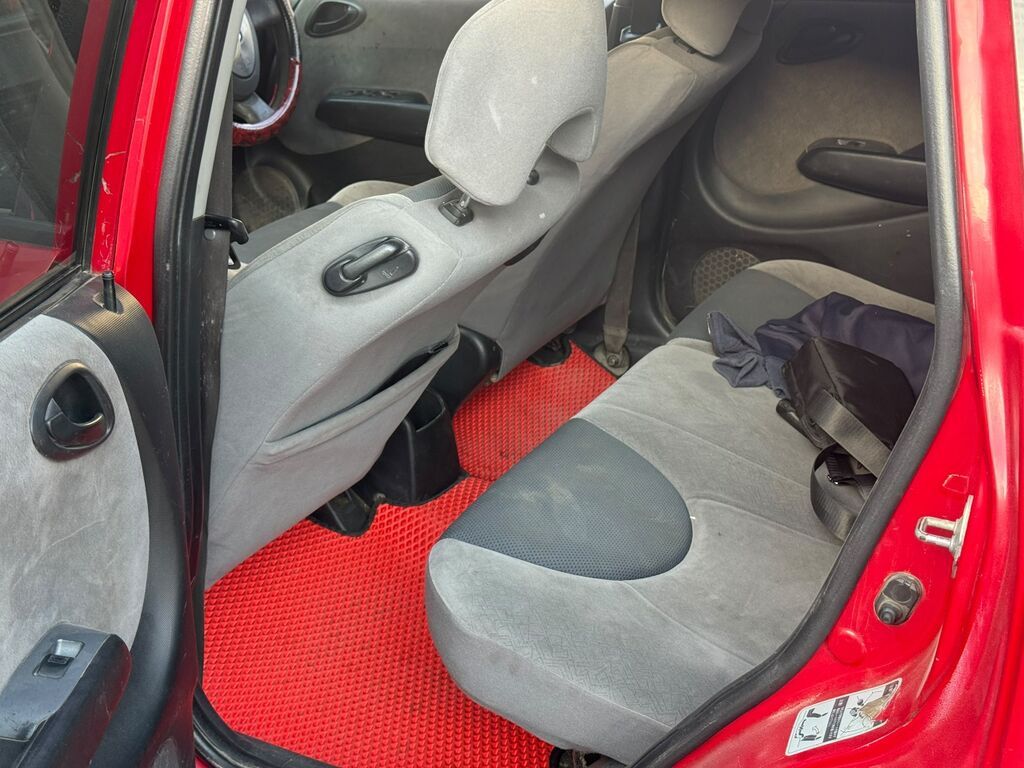 Honda Fit: 2002 г., 1.3 л, Автомат, Хэтчбэк: фото 5