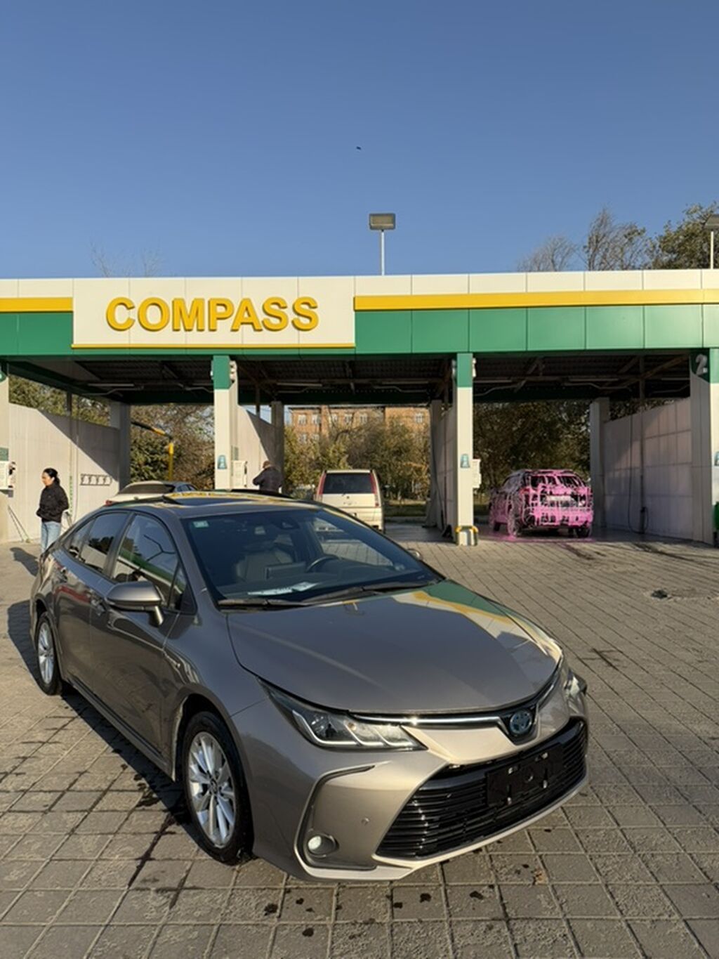 Toyota Corolla: 2020 г., 1.8 л, Вариатор, Гибрид, Седан: фото 2