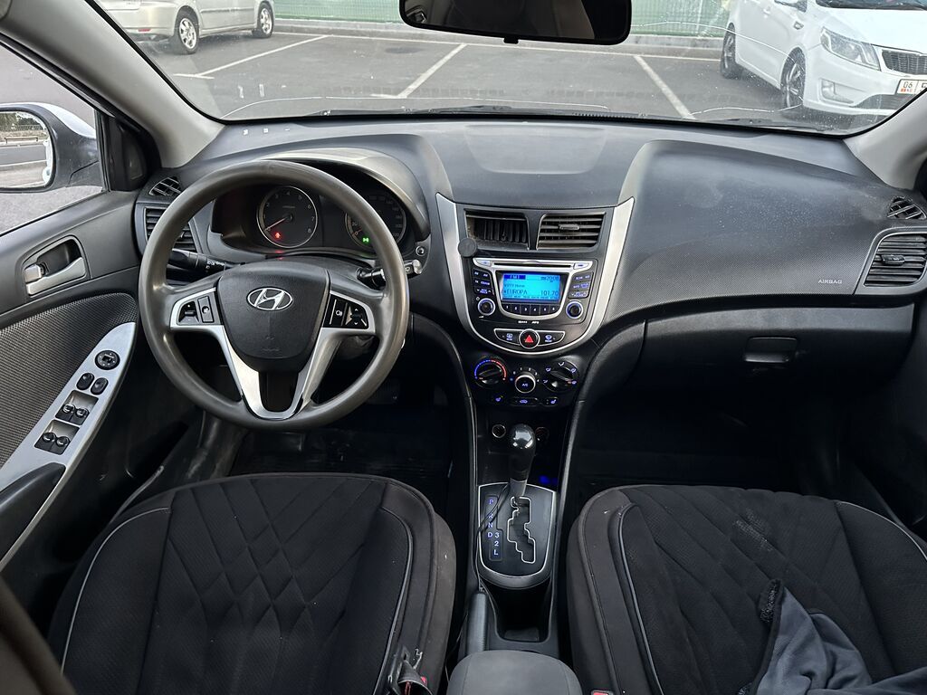 Hyundai Solaris: 2012 г., 1.6 л, Автомат, Бензин, Седан: фото 8