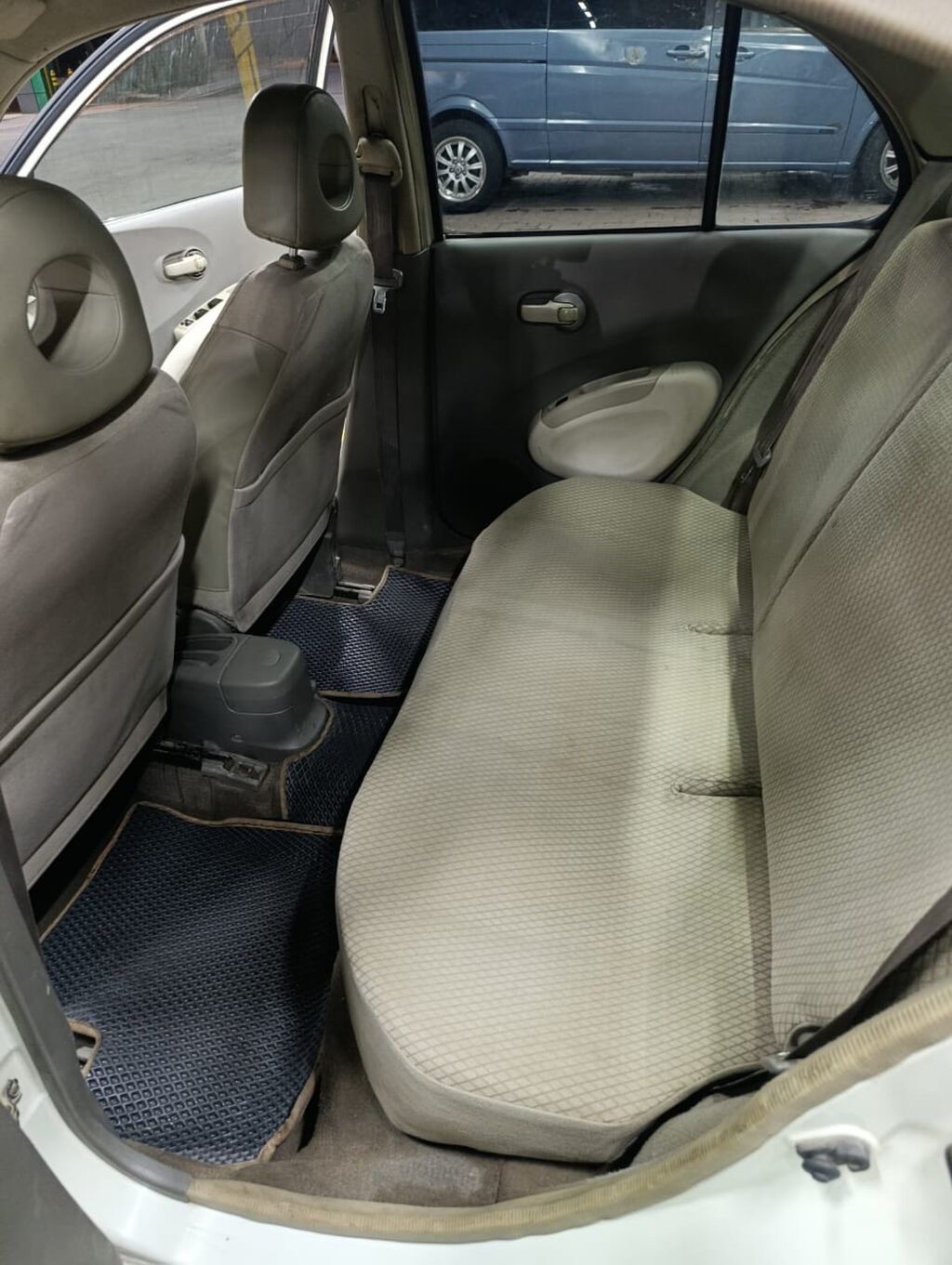 Nissan March: 2004 г., 1.3 л, Автомат, Бензин, Хэтчбэк: фото 7
